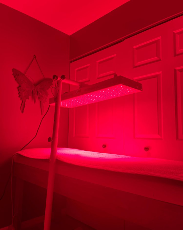 A switch-on ORB Red/NIR Light MAX Panel, showcasing its red light.